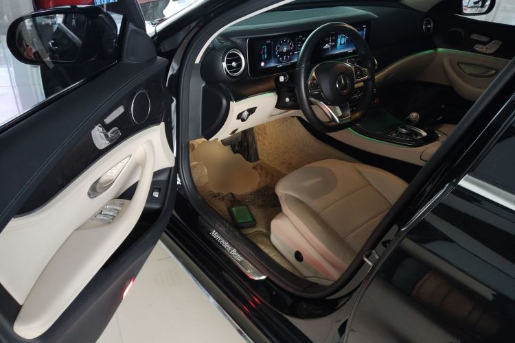 Used Mercedes-Benz E-Class 2016 E 300 L Sporty and Stylish Model