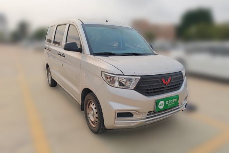 Used Wuling Hongguang V 2022 1.5L Jingqu Edition Electric-Assist LAR Front Right 45 Deg
