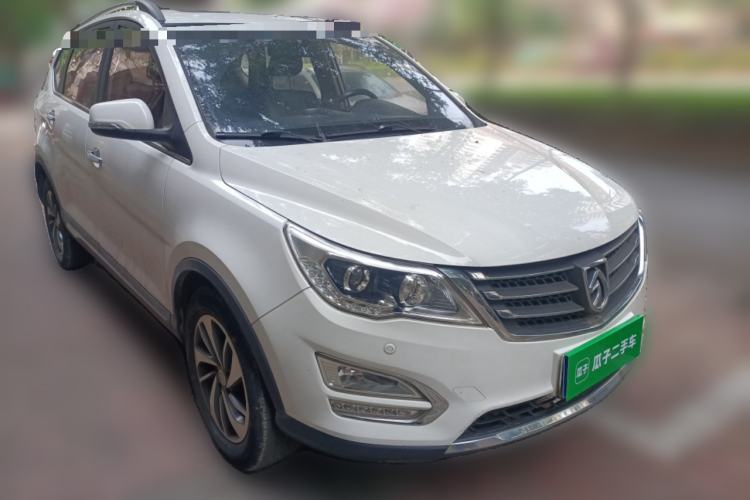 Used Baojun 560 2015 1.8L manual luxury version Front Right 45 Deg