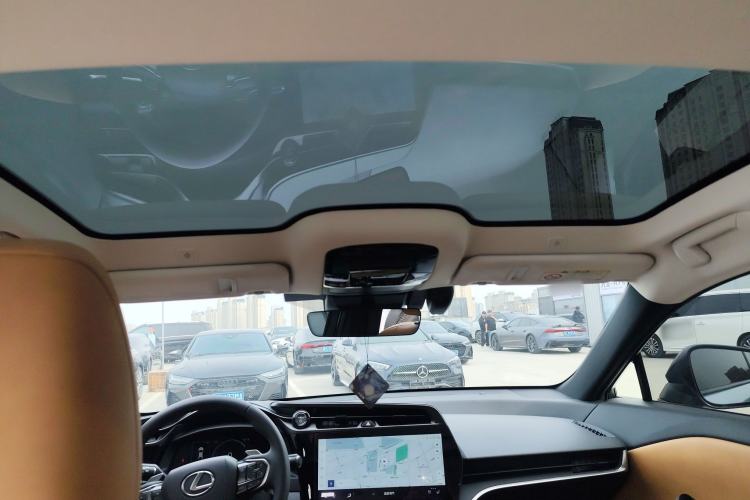 Used Lexus RZ 2023 450e All-Wheel Drive Luxury Edition Headliner