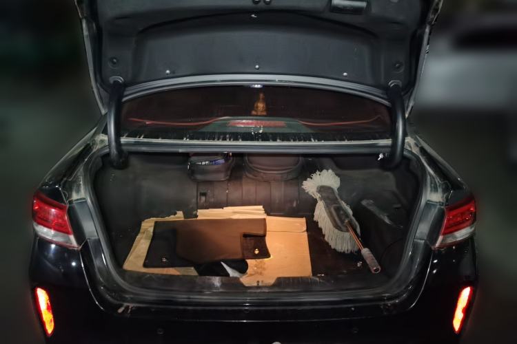 Used Kia K5 New Energy 2018 2.0L Smart Enjoyment Version Trunk