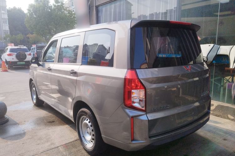 Used Wuling Hongguang PLUS 2019 1.5T Manual Standard Edition 5 Seats
