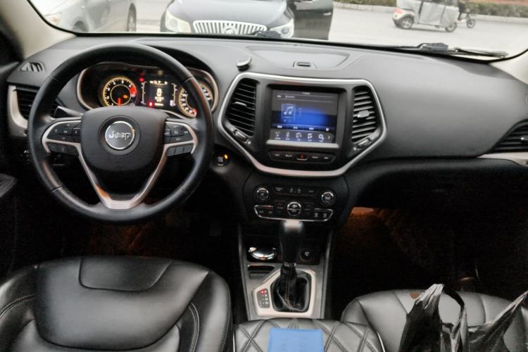 Used Jeep Cherokee 2016 2.4L Leading Edition