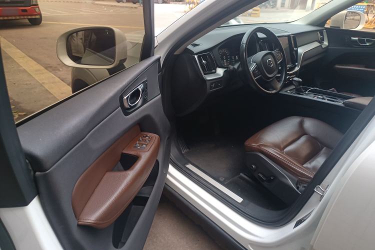 Used Volvo XC60 2020 T5 4x4 Zhiyi Luxury Edition
