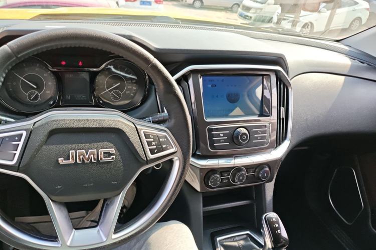 Used JMC Yuhu EV 2022 4x2 LX JX1032PSEF5BEV Center Console