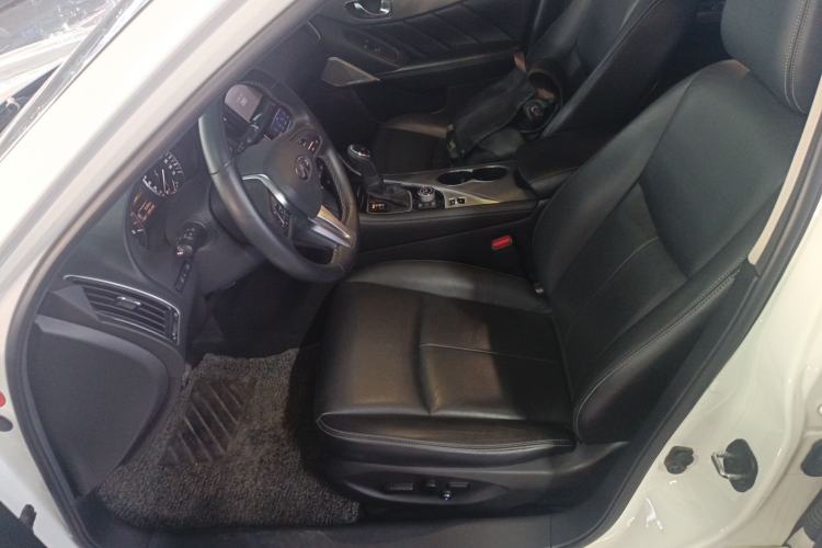 Used Infiniti Q50L 2018 2.0T Enjoyment Version China VI Standard
