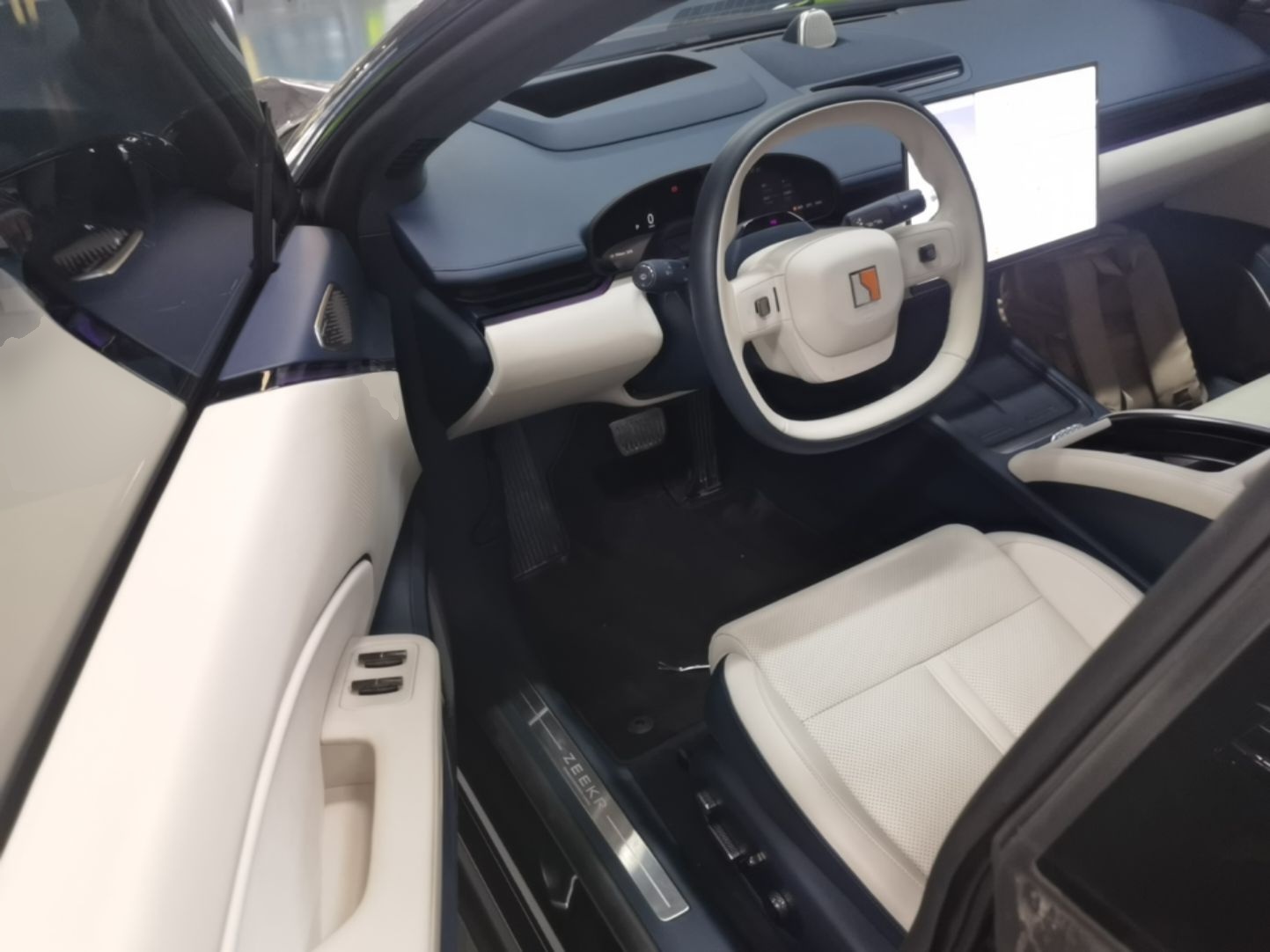 Zeekr 007 2025 Long-Range All-Wheel-Drive Intelligent Driving Version 100 kWh — снимка 18