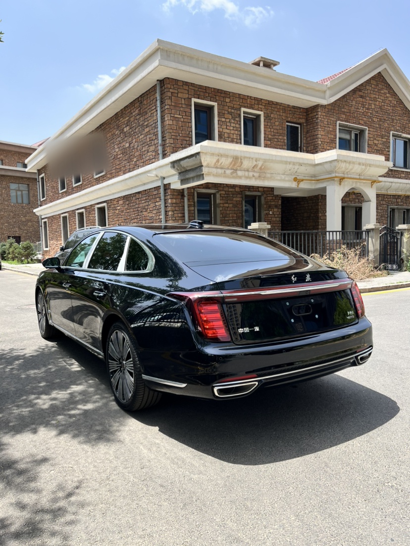 Hongqi H9 2025 Model Facelifted 2.0T Two-Wheel Drive Flag-Style Luxury Business Edition, 5 Seats - Chinese Trim Xiang — снимка 4