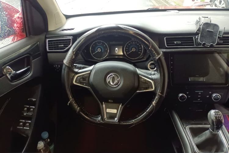 Used Dongfeng Fengon 580 2016 1.5T Manual Luxury Edition
