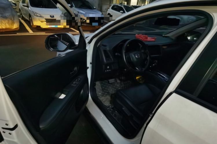 Used Honda Vezel 2020 1.5L CVT Elite Edition Driver Seat