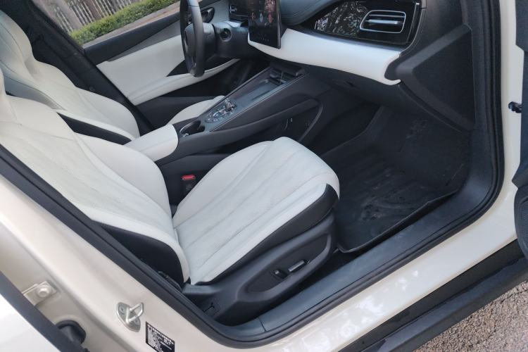 Used BYD Seal 06 New Energy 2024 DM-i 120KM Luxury Model Interior 4