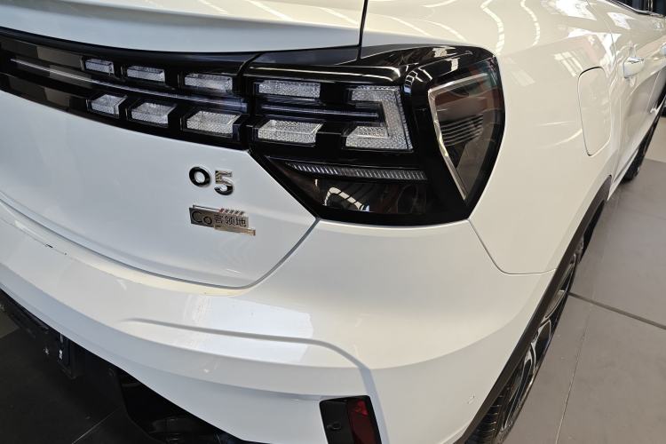 Used Lynk & Co 05 2020 2.0TD Two-Wheel Drive Shine Halo
