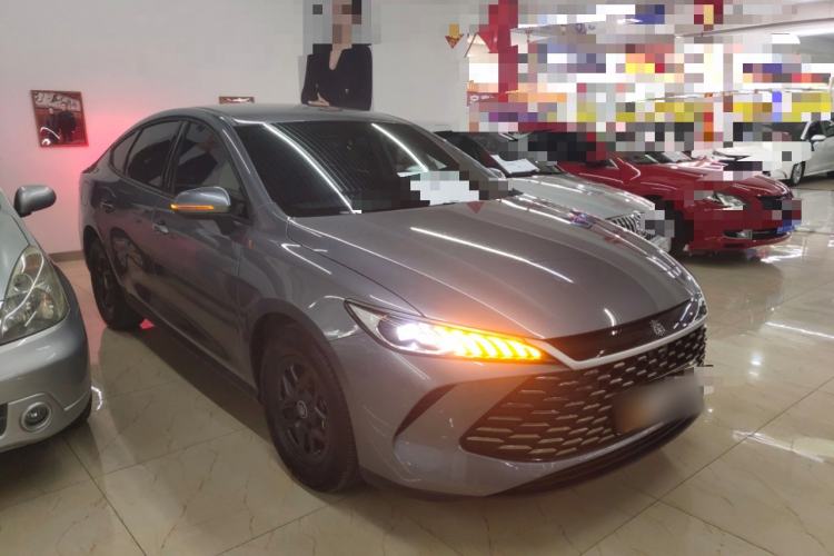 Used BYD Qin PLUS 2025 DM-i Smart Drive 55KM Leading Model Front Right 45 Deg