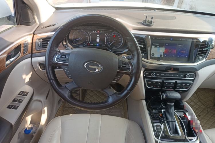 Used GAC Trumpchi GS8 2017 320T Two-Wheel Drive Luxury Smart Connectivity Version (7 Seats)