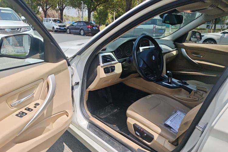 Used BMW 3 Series 2014 320i Active Edition
