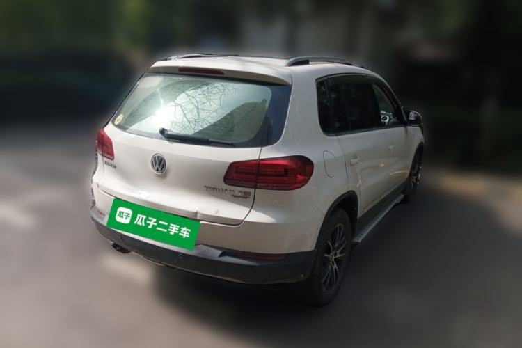 Used Volkswagen Tiguan 2013 1.8 TSI Automatic All-Wheel Drive Luxury Model Rear Right 45 Deg