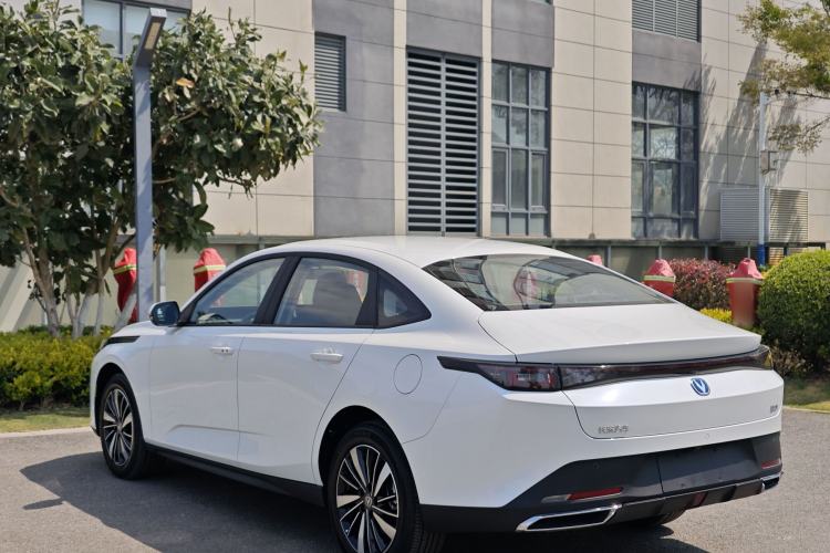 Used Changan Eado PHEV 2025 Smart New Blue Whale 145KM High-Energy Edition