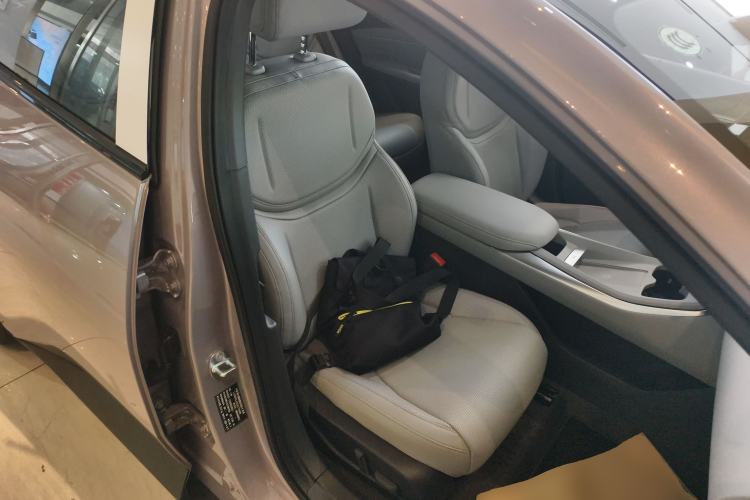 Used XPeng MONA M03 2025 600 with Ultra-Long Range Max Right Front Seat