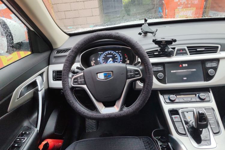 Used Geely Auto Emgrand X7 Sport 2020 1.8TD DCT Two-Wheel Drive Smart Connect 4G-Enabled Version
