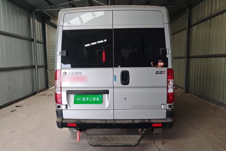 Used Dongfeng Yufeng 2023 V9+ 2.0T Manual Front-Drive Multi-Function Short-Chassis Mid-Height 5/6-Seater
