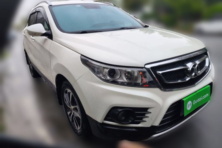 Used BAIC Senova X55 2016 1.5T CVT Elite Edition Front Right 45 Deg
