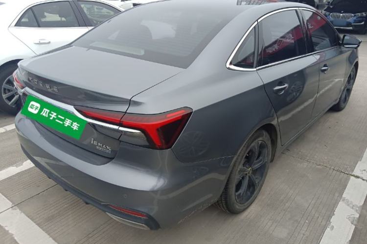 Used Roewe i6 MAX 2020 300TGI Automatic Supreme Edition with Cool Sunroof and Advanced Driving Features
