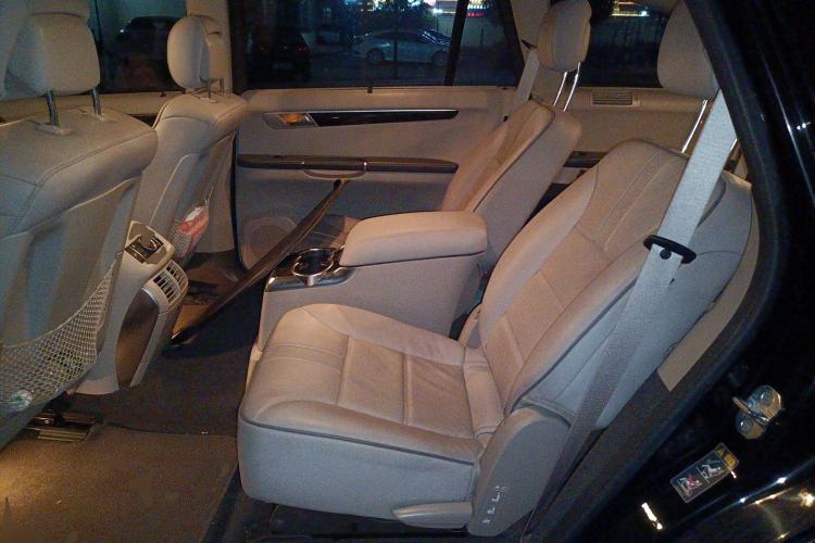 Used Mercedes-Benz R-Class 2014 R 400 4MATIC Business Model Left Rear Seat