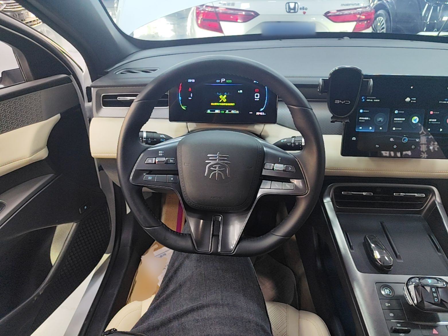 BYD Qin PLUS 2025 DM-i Smart Drive 55KM Leading Model — снимка 13
