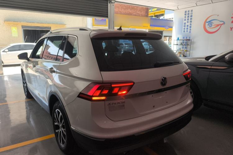 Used Volkswagen Tiguan L 2018 330TSI Automatic Two-Wheel Drive Comfort Edition Exterior 2