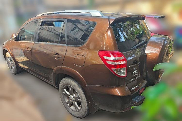 Used Toyota RAV4 2012 Luxurious Edition 2.0L Automatic All-Wheel Drive
