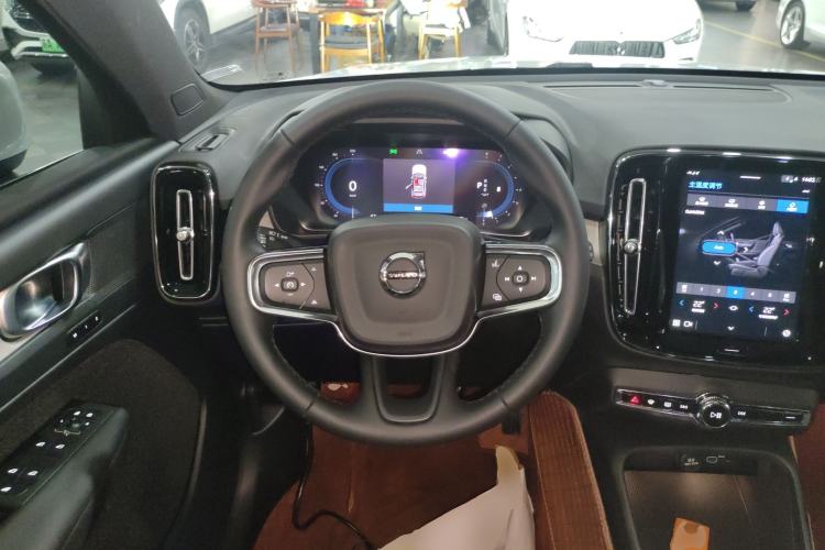 Used Volvo XC40 2023 B3 Zhiyuan Luxury Edition