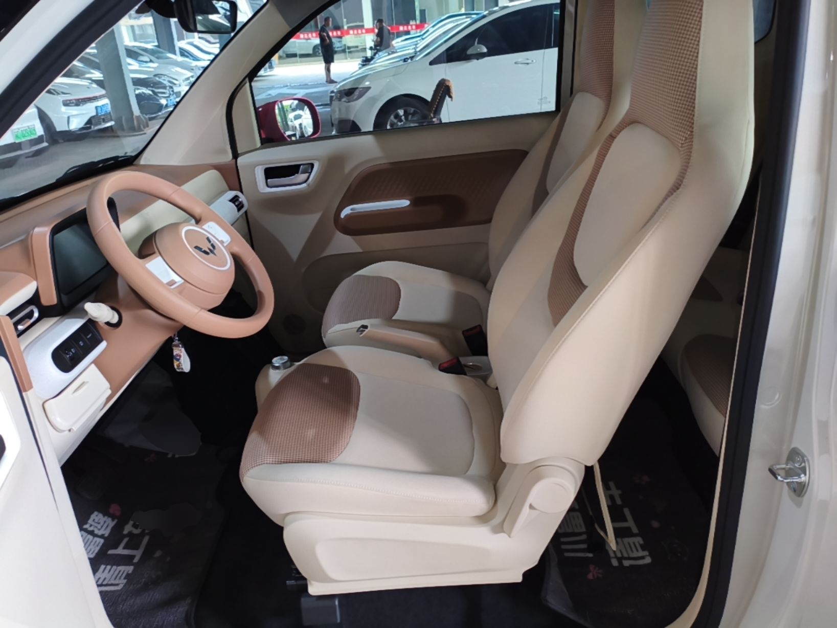 Vordere Reihe im Auto
