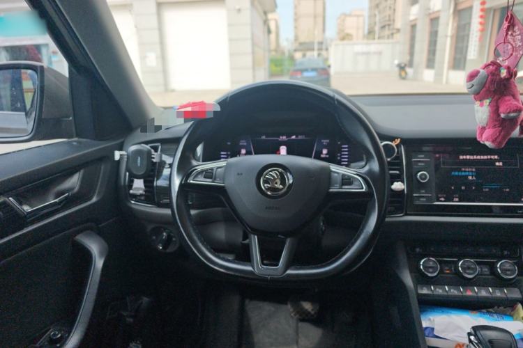 Used Skoda Kodiaq 2019 Facelifted TSI330 5-Seater Two-Wheel-Drive Luxury Enjoyment Edition China VI Standard Steering Wheel