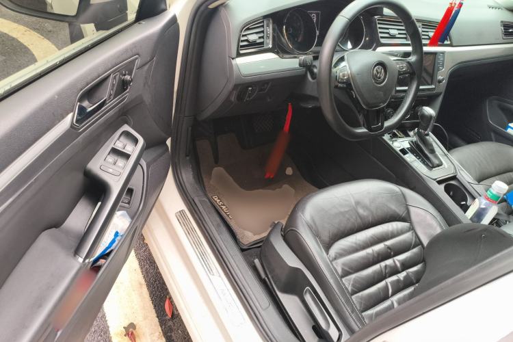 Used Volkswagen Lamando 2017 280TSI DSG Comfort Edition Driver Seat