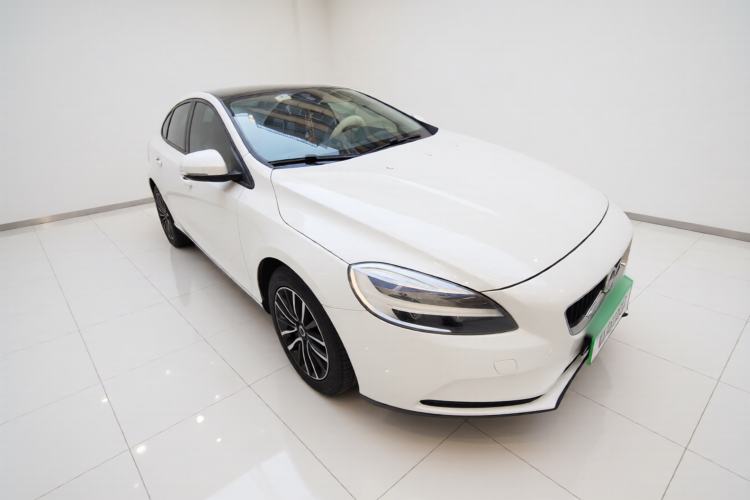 Used Volvo V40 2017 T3 Zhiyi Edition Exterior 2