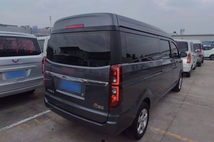 Used Jinbei Gold Hiace 2021 1.5L Passenger Van Travel Lion 6-Seater