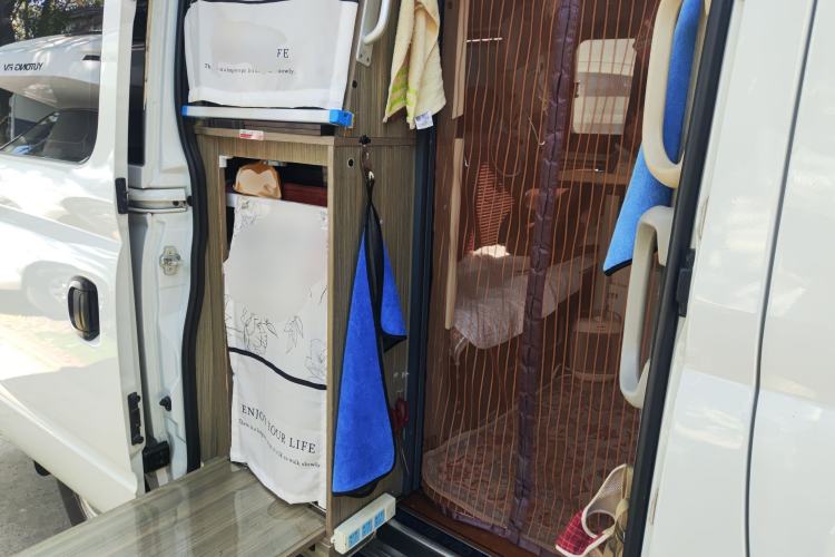 Used SAIC MAXUS Xintu V80 2021 2.0T Manual Classic Aoyuntong Short Wheelbase Mid-Roof 5/6-Seater