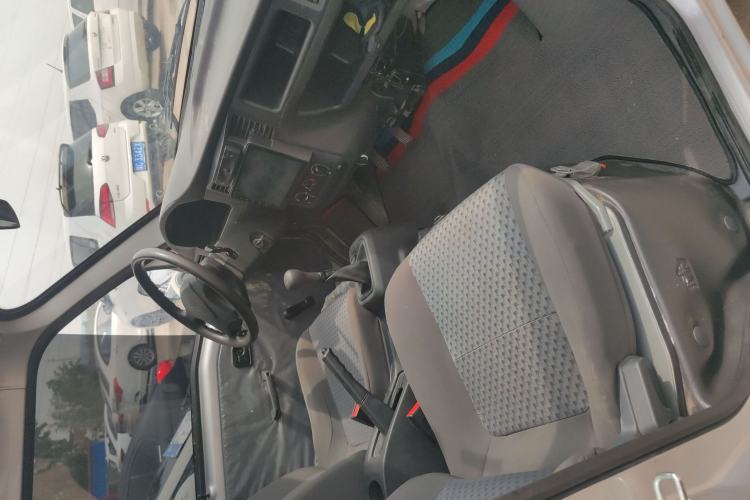 Used Wuling Zhiguang 2023 1.5L Practical Version 5/7 Seats Interior 3