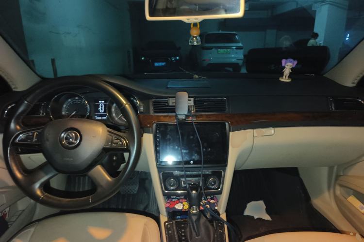 Used Skoda Superb 2013 1.8TSI Automatic Yashi Edition
