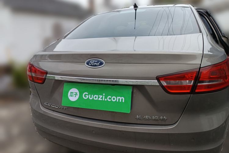 Used Ford Escort 2015 1.5L Automatic Fashion Model
