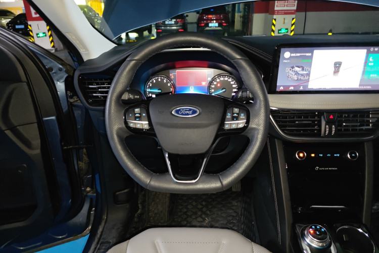 Used Ford Escape 2020 EcoBoost 245 Two-Wheel-Drive Titanium Edition Steering Wheel