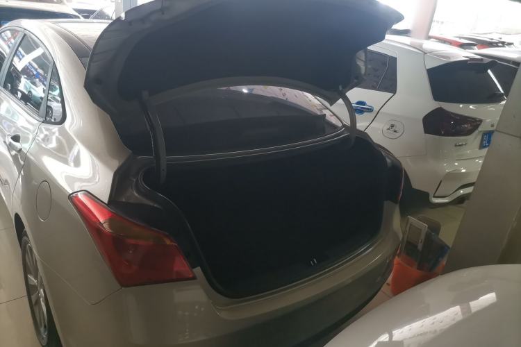 Used Hyundai Mistra 2014 1.8L Automatic Smart GLS Trunk