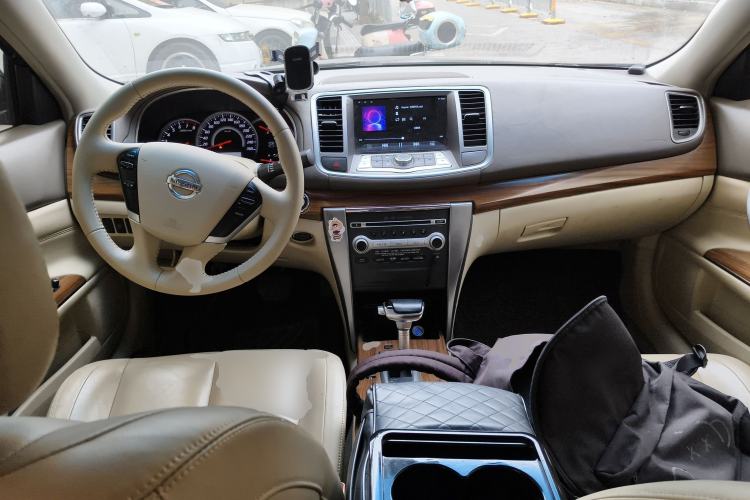 Used Nissan Teana 2011 2.5L XL Advanced Edition Center Console