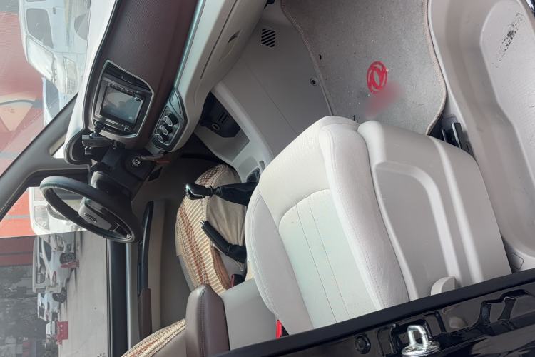 Used FORTHING Lingzhi 2018 M5L 2.0L 7-Seater Comfort Model