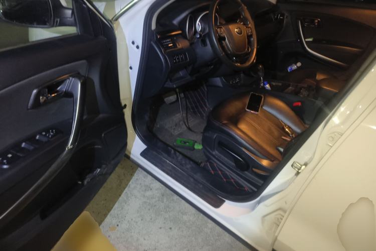 Used Bestune X80 2016 2.0L automatic Comfort trim level