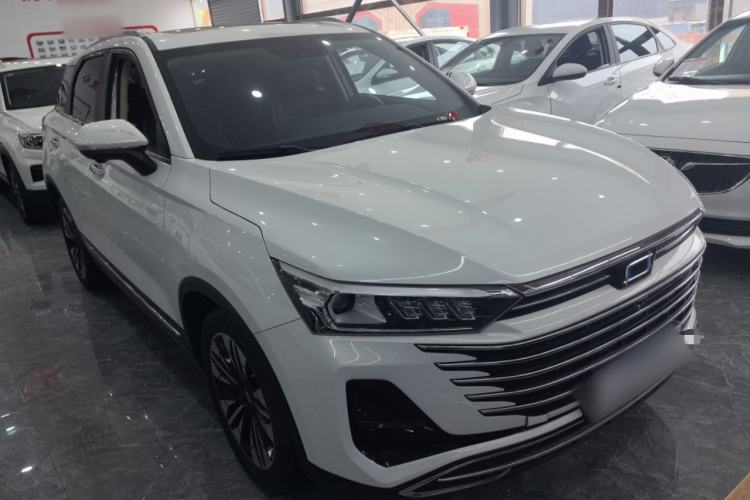 Used Bestune T77 2023 1.5T Automatic Luxury Model Front Right 45 Deg