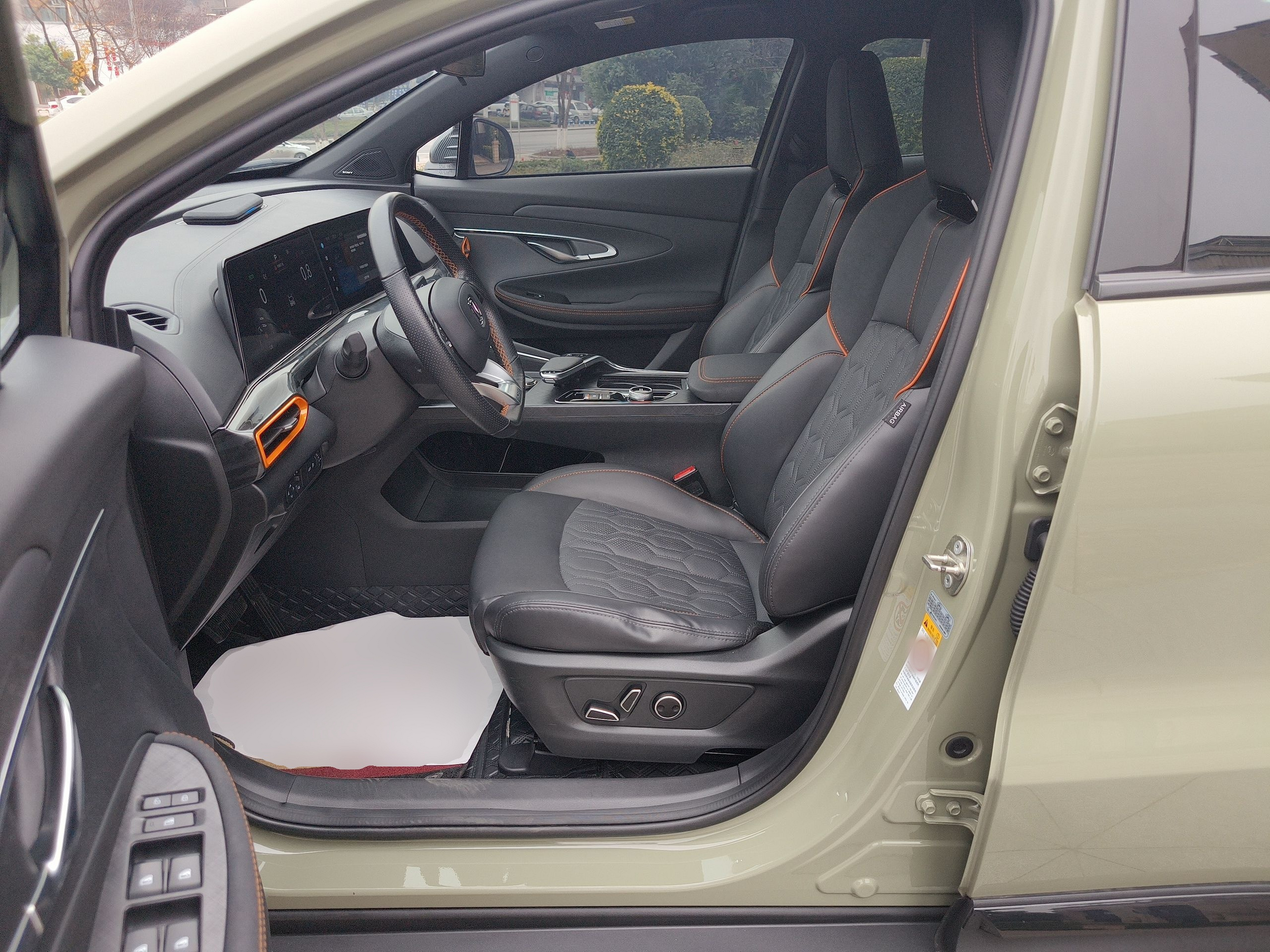 Переднее сиденье в автомобиле