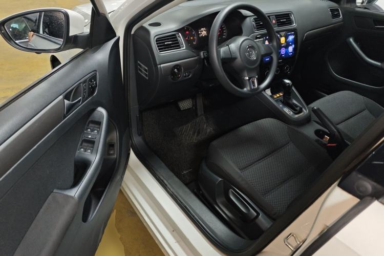 Used Volkswagen Sagitar 2012 1.6L Automatic Fashion Edition Driver Seat