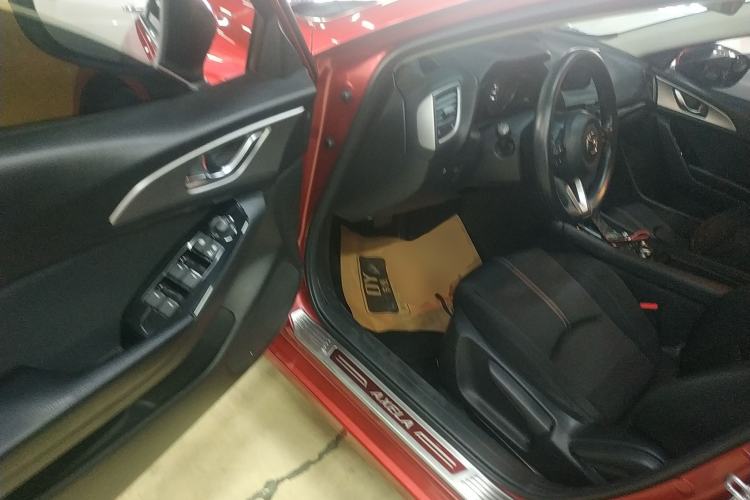 Used Mazda 3 Axela 2017 Hatchback 1.5L Automatic Luxury Model Emission Standard China V Driver Seat