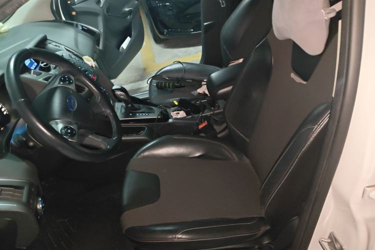 Used Ford Focus 2012 Sedan 1.6L Automatic Fashion Edition